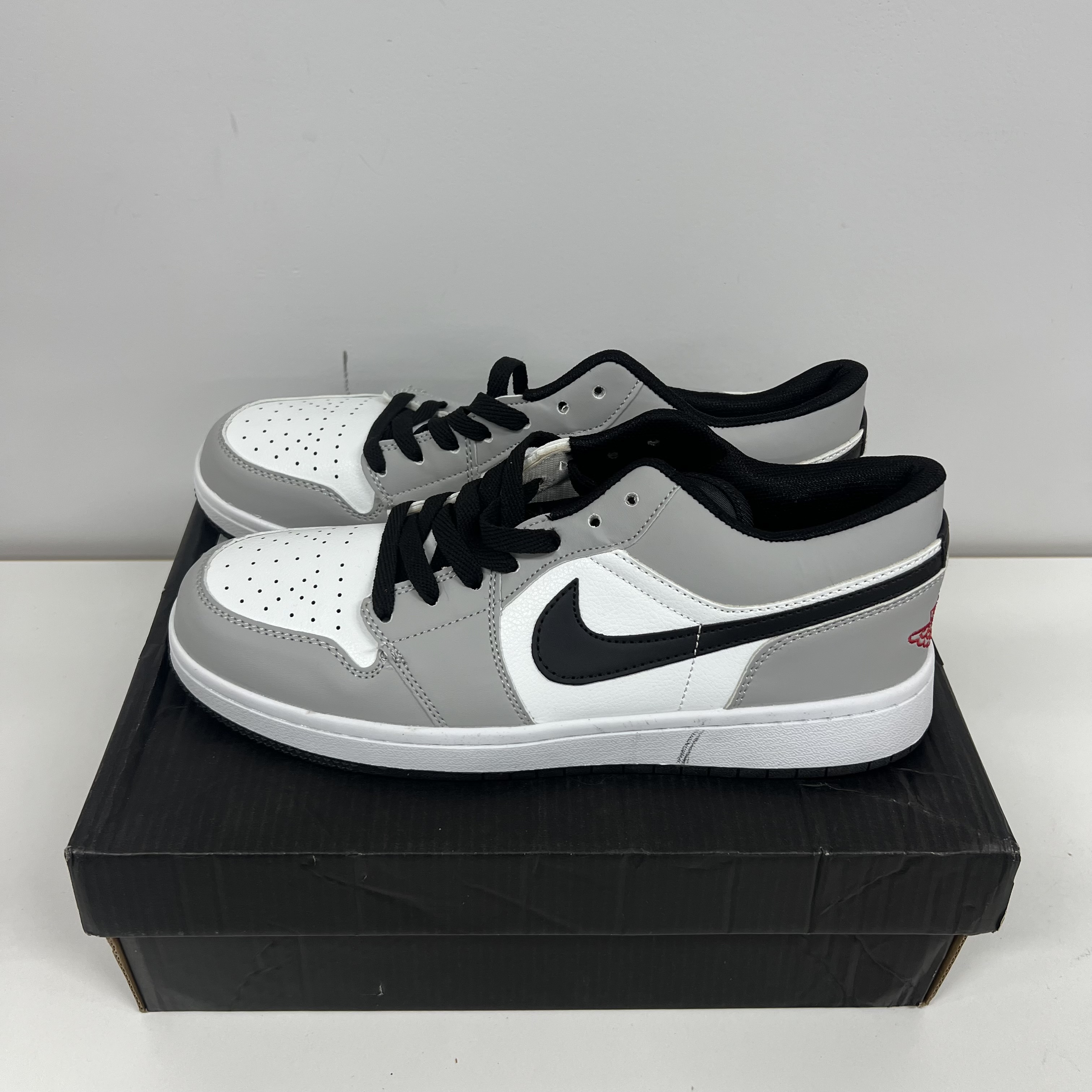 Nike Dunk Low “Panda” (나이키 덩크 로우 팬더) 