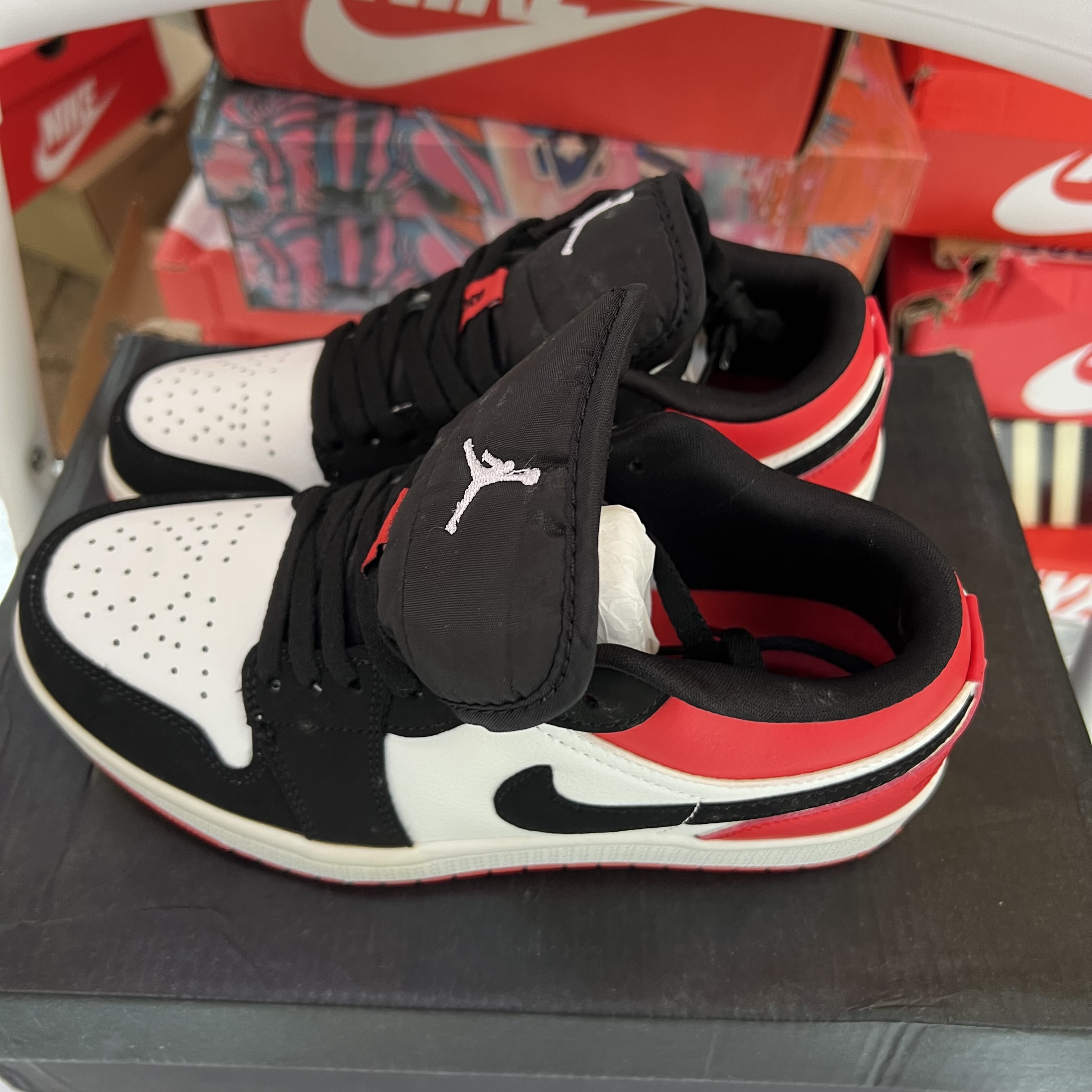나이키 에어 조던 1 로우 (Nike Air Jordan 1 Low) 